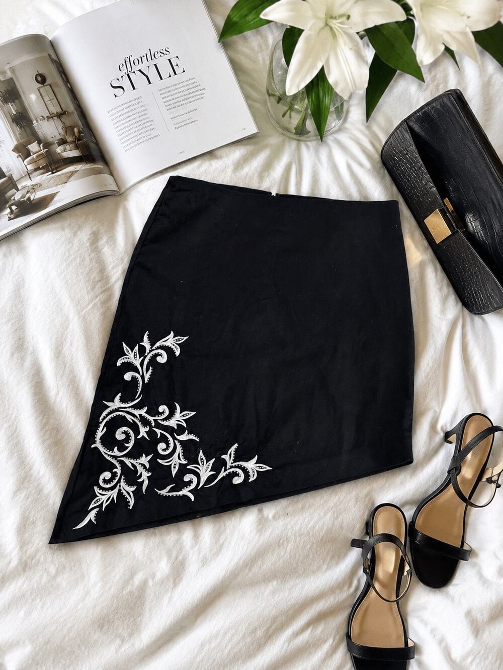 Vintage Black Asymmetrical Skirt White Embroidered Floral Accent Women’s Sz 8